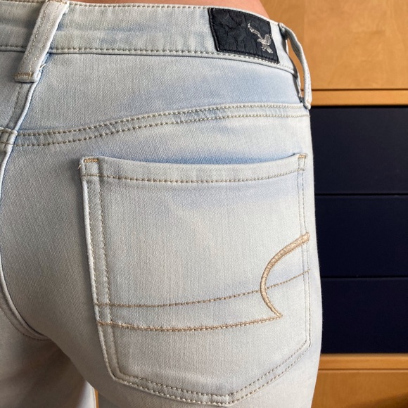 american eagle high rise jeans - Picture 3 of 4